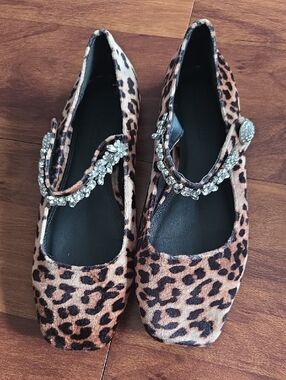 "OSOS" Leopard Print Mary Jane Flats with Crystal Strap SZ 9